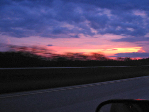 Sonnenuntergang auf Highway