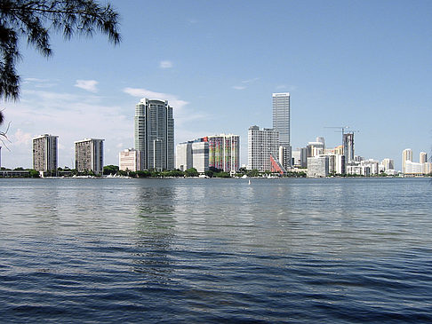 Blick vom Wasser auf Miami